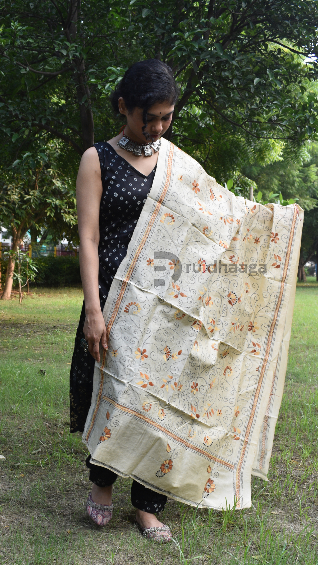 Bengal Kantha Embroidery Pure Tussar Silk Stole